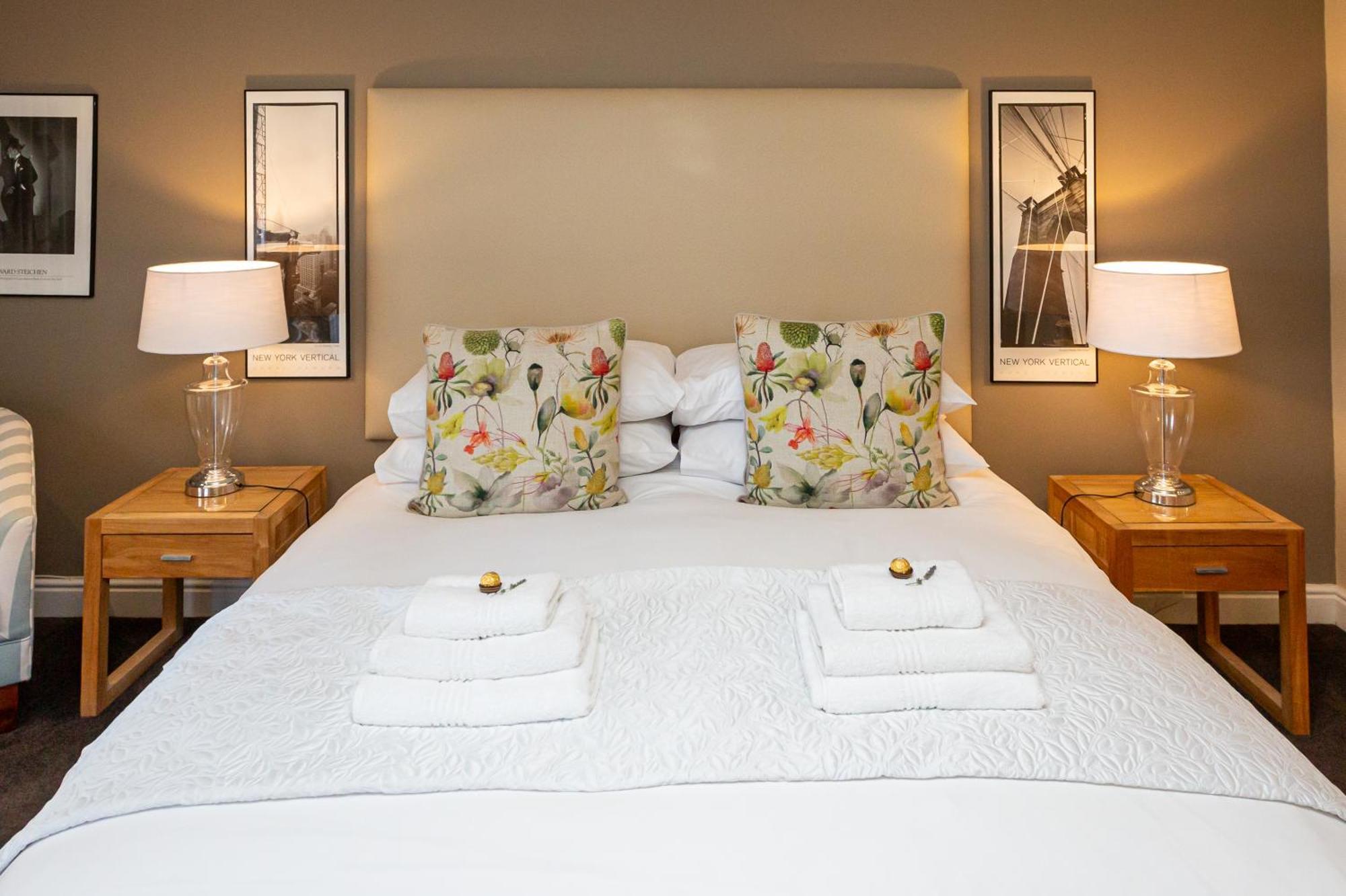 Pictures Guest House Boutique Hotel Oudtshoorn Exterior photo
